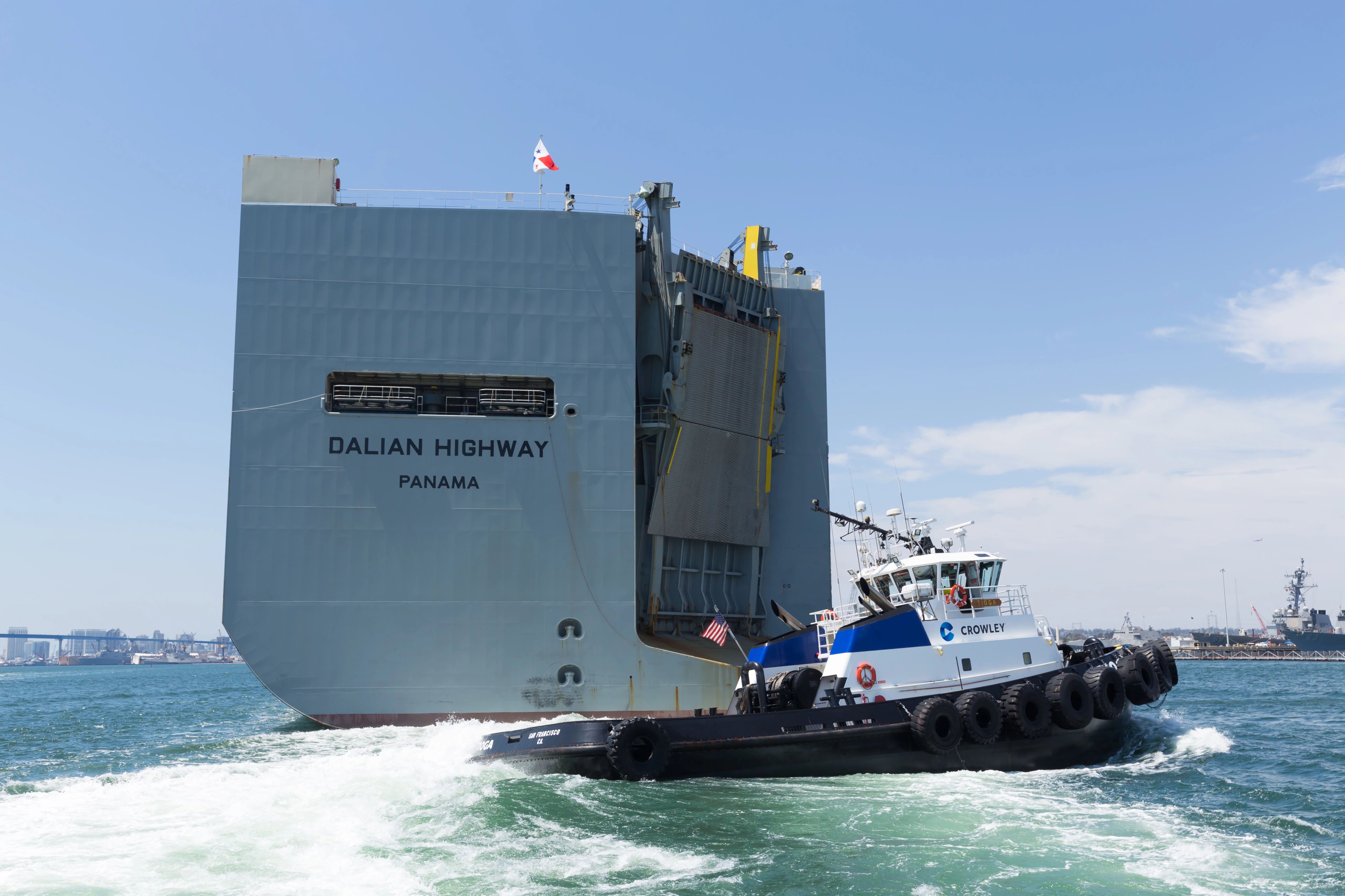 cruise ship tug boat